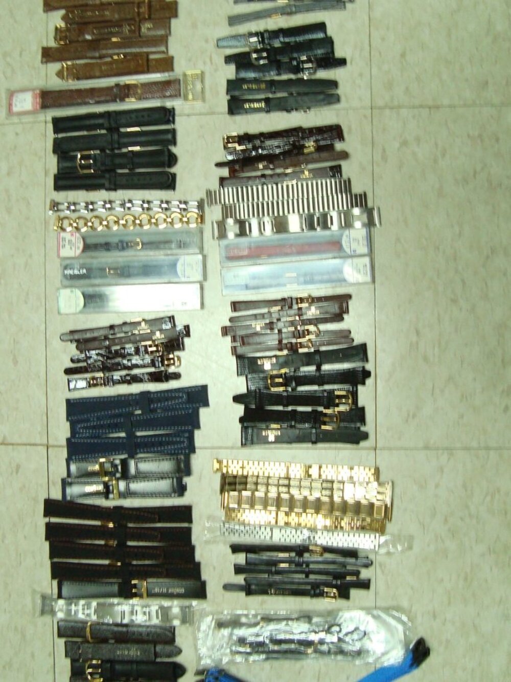 L;OT 100 VINTAGE NOS WATCH BANDS ,MEN AND LADY ,50 YEARS OLD